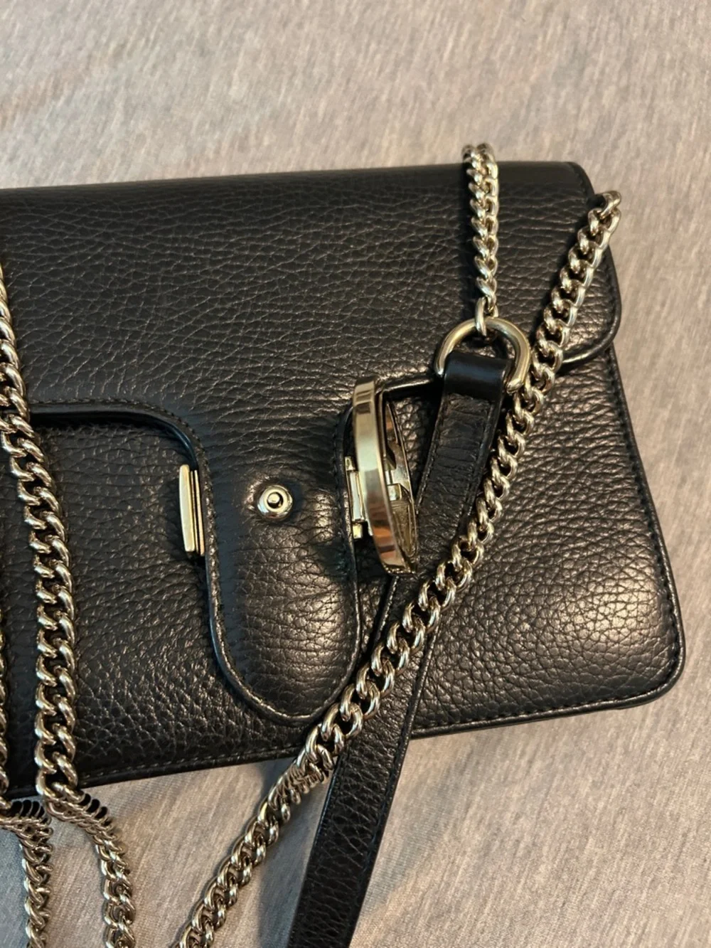 Gucci Black Leather Chain Crossbody Bag with Gold-Tone Logo - Picture 4 of 10